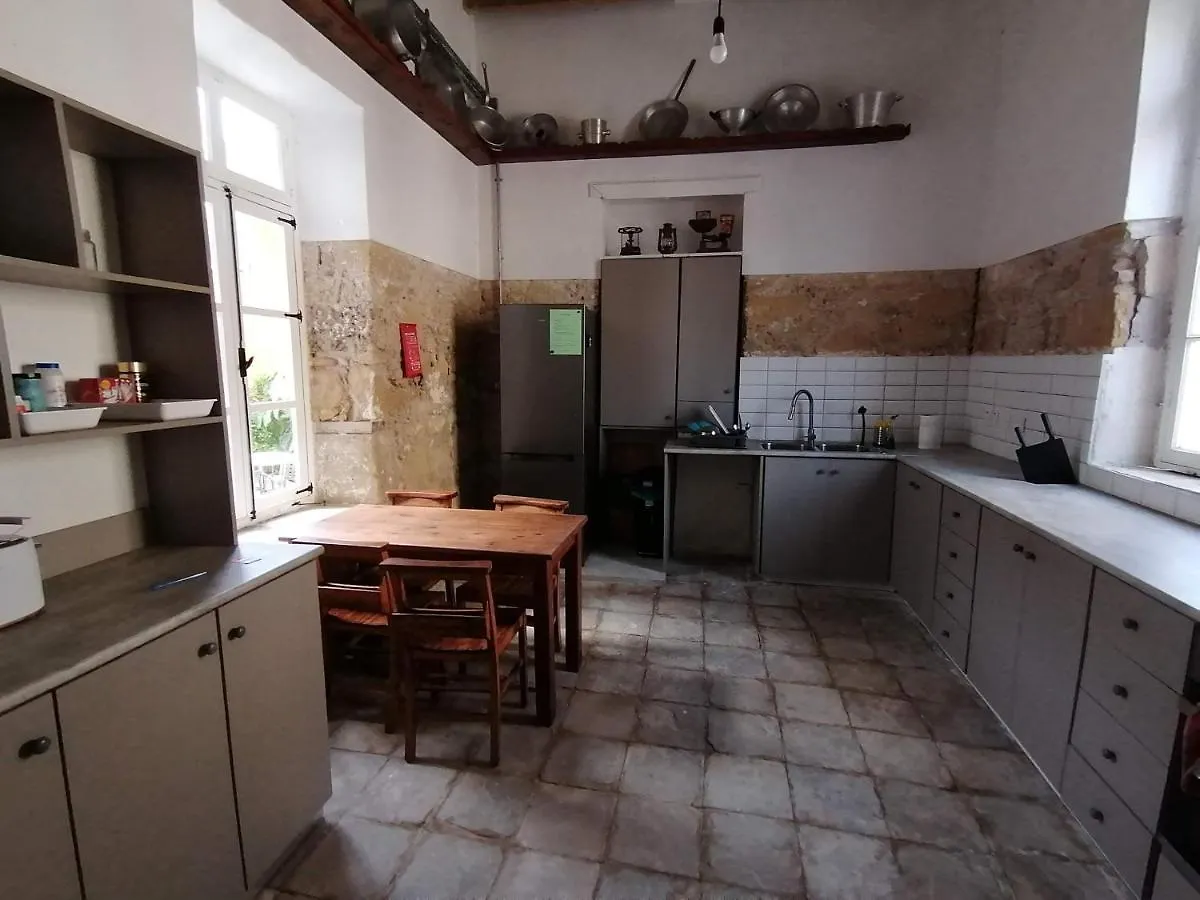 Le Mat Hostel Larnaca 0*,  Kıbrıs