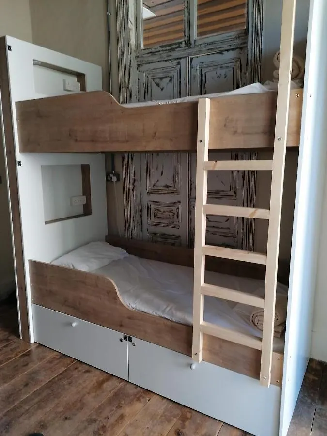 Le Mat Hostel Larnaca 0*,